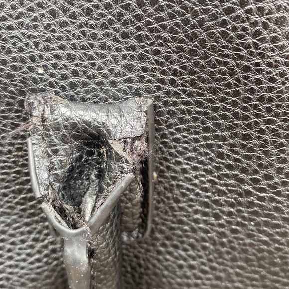 Bebe, Los Angeles bucket bag like new can be used as a Crossbody - Picture 4 of 12